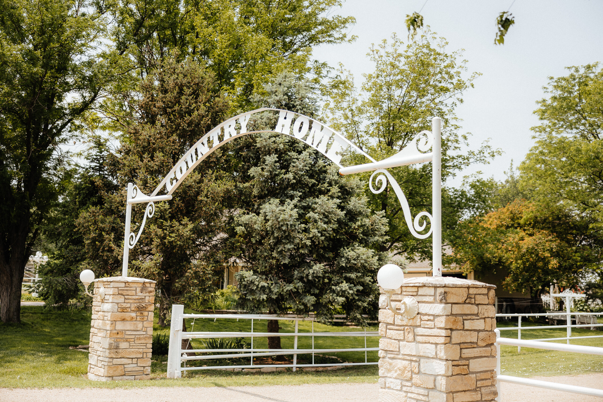 Country Home Weddings Sign