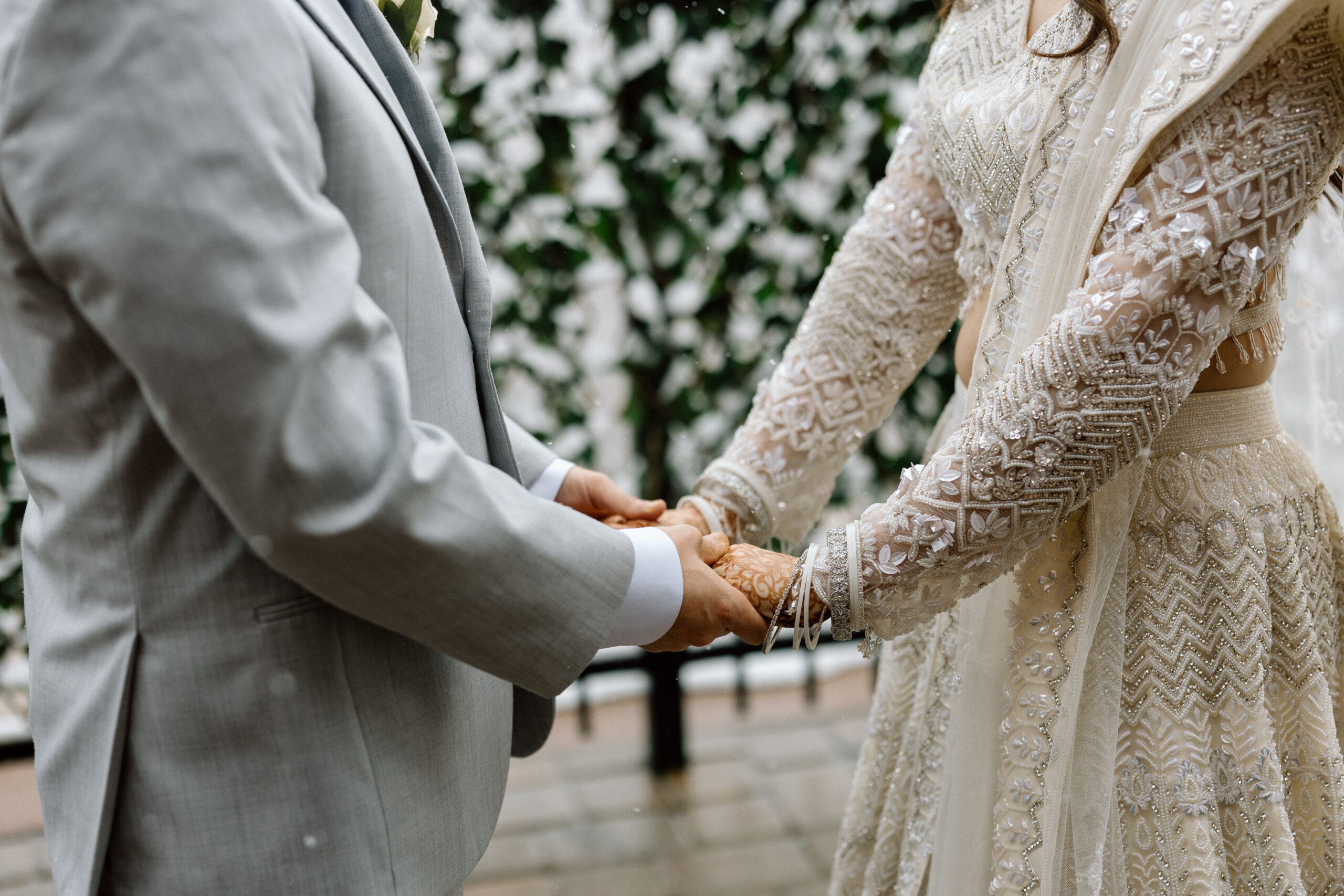 Creative wedding photography ideas for snowy Denver weddings.