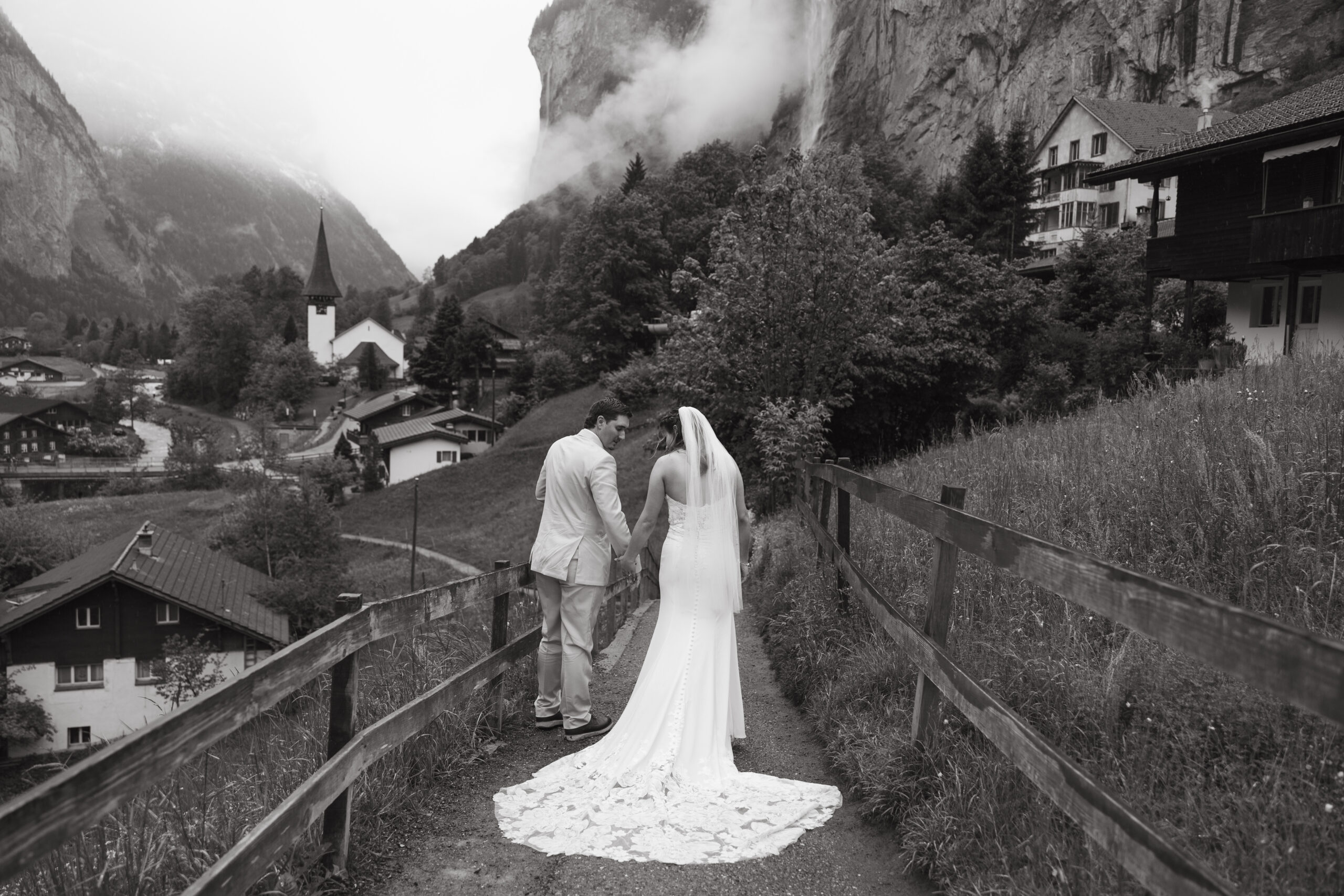 Rainy Swiss Alps elopement in Lauterbrunnen, Switzerland