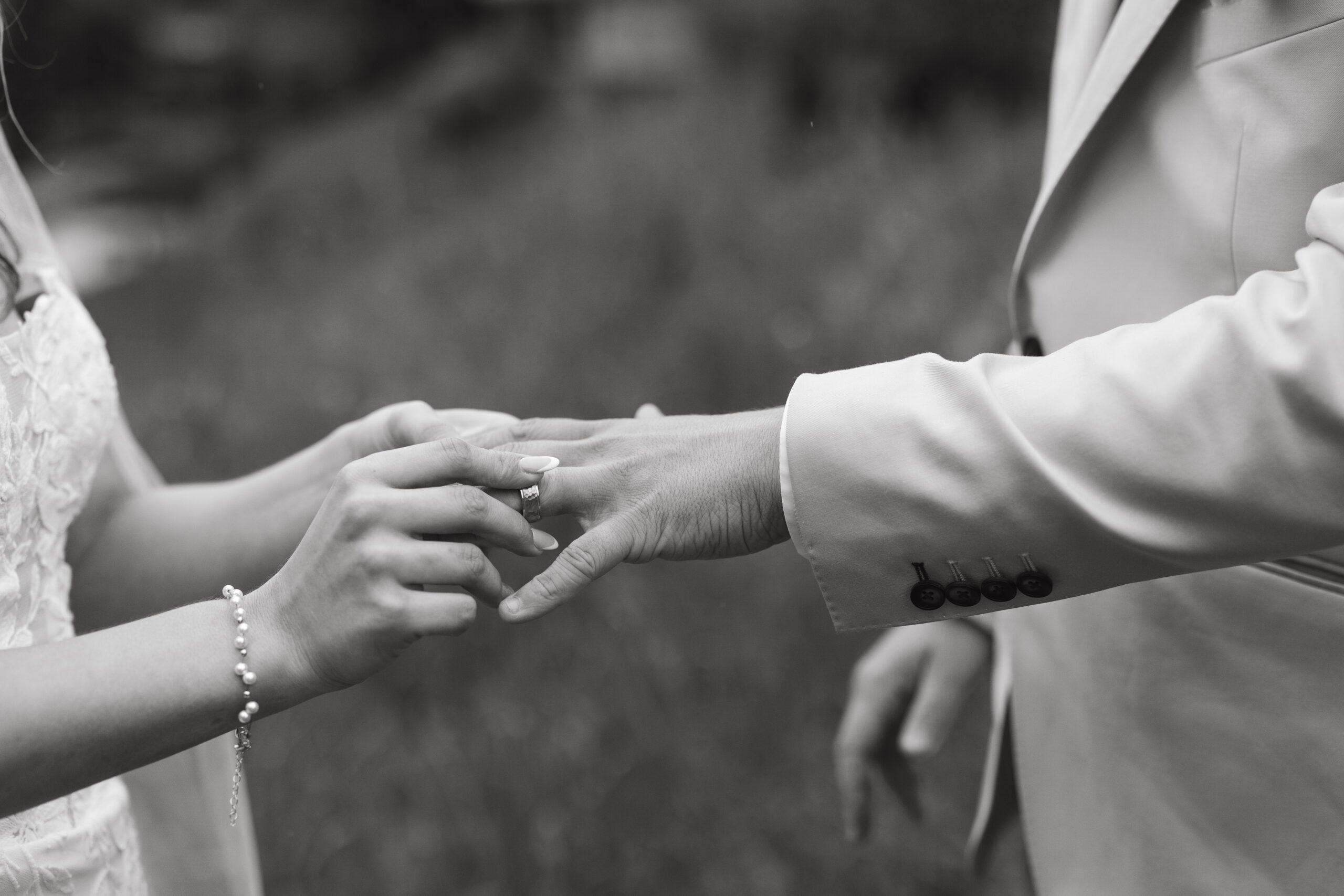 ring exchange in lauterbrunnen elopement