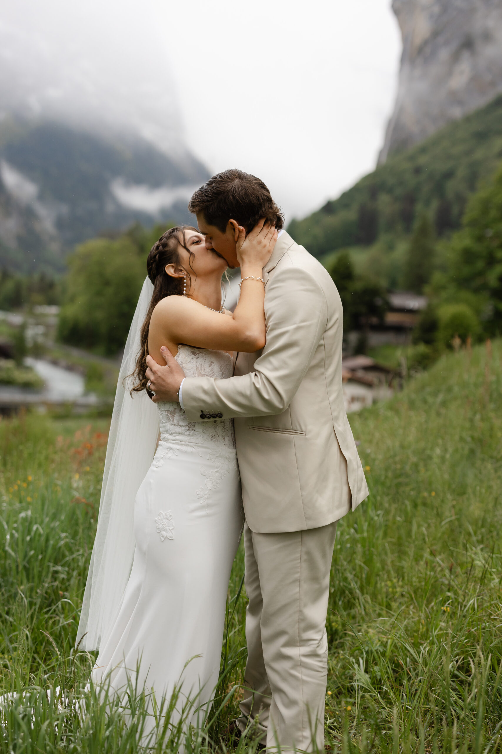Couple exchanging vows during an intimate Lauterbrunnen elopement