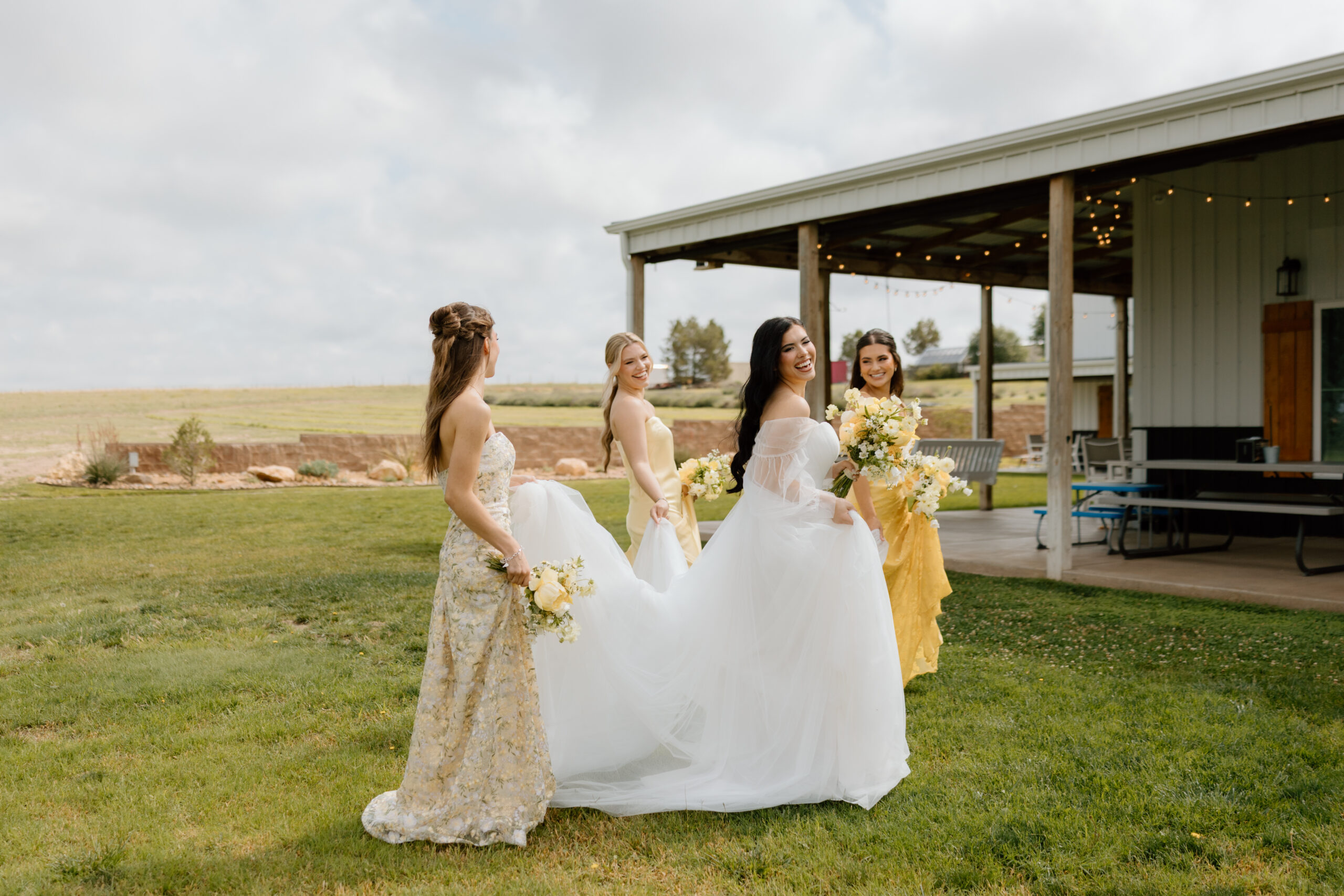 Outdoor wedding at Creek House Honey Farm in Canyon Texas